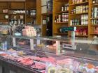 Botiga de queviures de comerç local